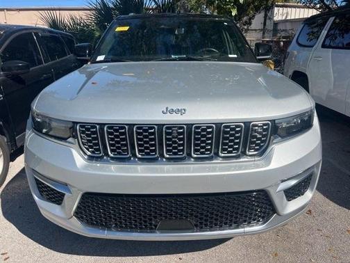 2023 Jeep Grand Cherokee Summit