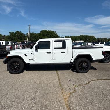 Bright White Clearcoat 2025 Jeep Gladiator Sport