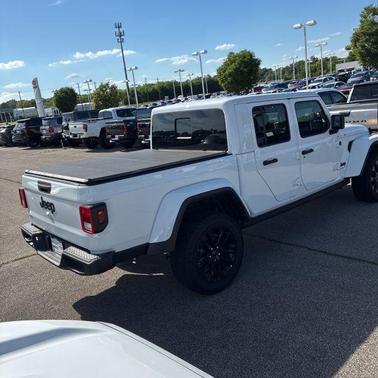Bright White Clearcoat 2025 Jeep Gladiator Sport