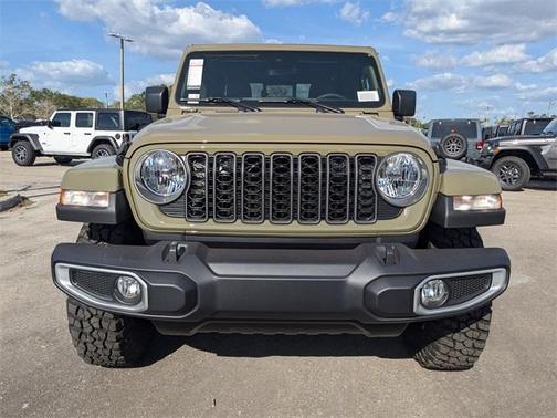 2025 Jeep Gladiator Sport