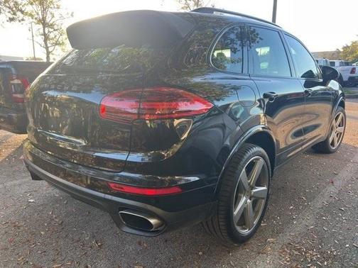 2017 Porsche Cayenne Platinum Edition