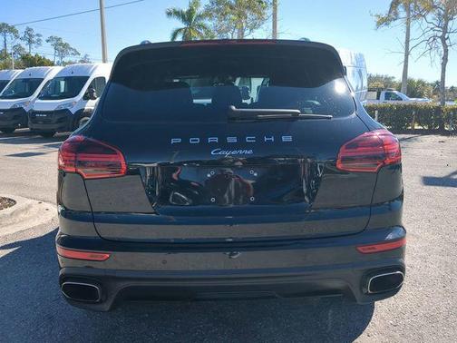 2017 Porsche Cayenne Platinum Edition