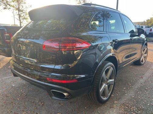 2017 Porsche Cayenne Platinum Edition