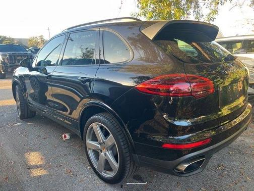 2017 Porsche Cayenne Platinum Edition