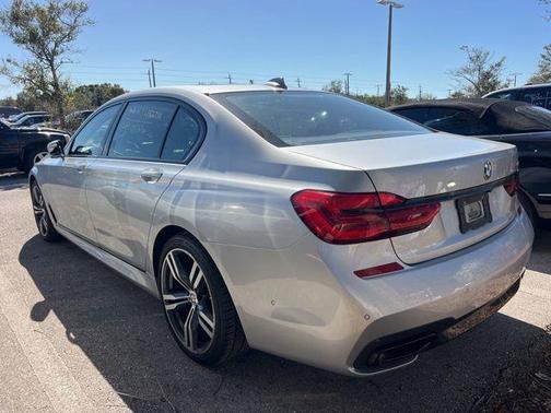 2019 BMW 740 i