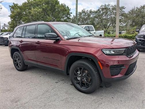 2025 Jeep Grand Cherokee Laredo