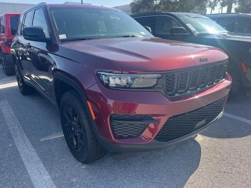 2025 Jeep Grand Cherokee Laredo