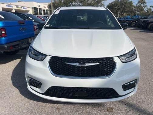 2026 Chrysler Pacifica Limited