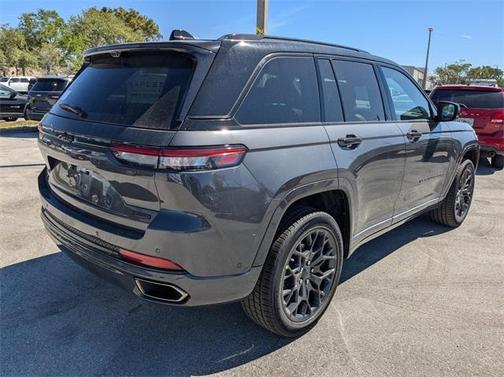 2025 Jeep Grand Cherokee Summit
