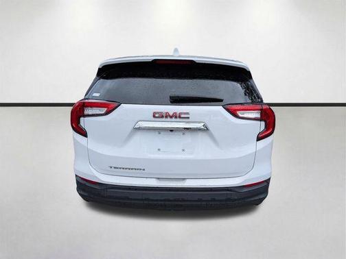 Summit White 2024 GMC Terrain SLE