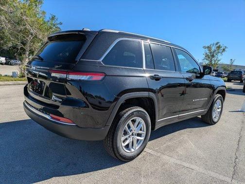 2025 Jeep Grand Cherokee Laredo X