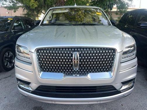 Ingot Silver 2019 Lincoln Navigator Reserve