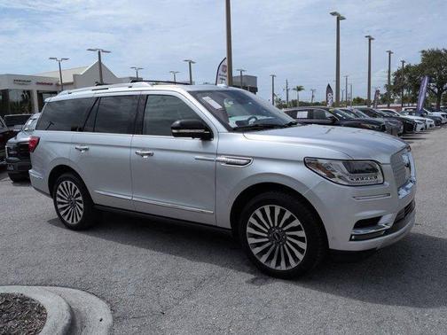 Ingot Silver 2019 Lincoln Navigator Reserve