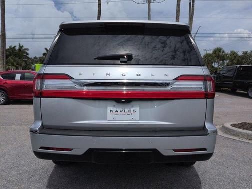 Ingot Silver 2019 Lincoln Navigator Reserve
