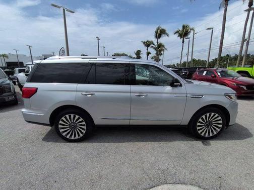 Ingot Silver 2019 Lincoln Navigator Reserve