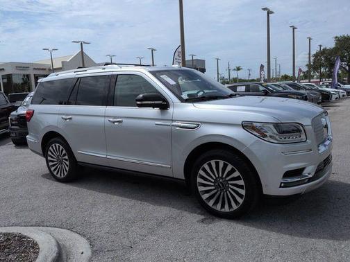 Ingot Silver 2019 Lincoln Navigator Reserve