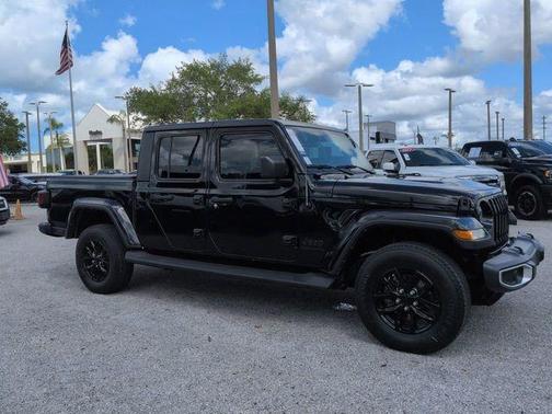 Black Clearcoat 2021 Jeep Gladiator Sport
