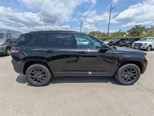 2025 Jeep Grand Cherokee Summit