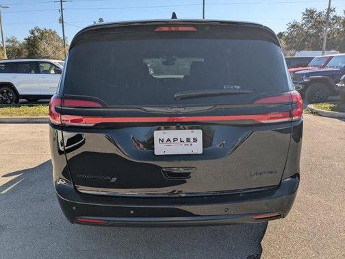 2026 Chrysler Pacifica Limited