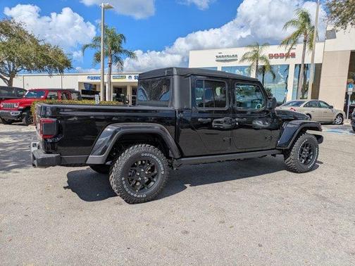 2026 Jeep Gladiator Sport