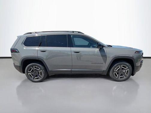 2026 Jeep Cherokee LAREDO/LIMITED