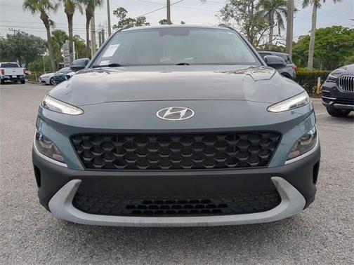 2022 Hyundai KONA SEL