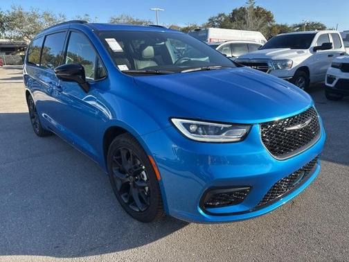 2026 Chrysler Pacifica Limited