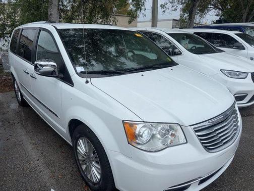 2014 Chrysler Town & Country Limited