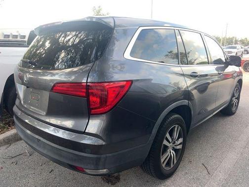 Lunar Silver Metallic 2017 Honda Pilot EX-L