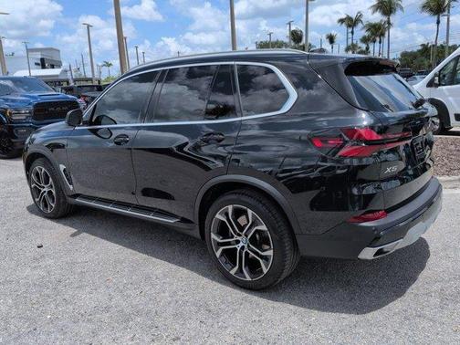 Black Sapphire Metallic 2025 BMW X5 sDrive40i