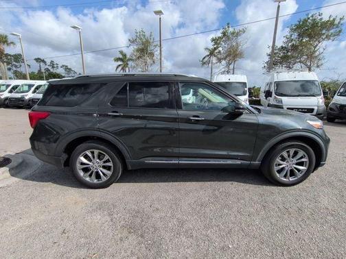 Green Metallic 2022 Ford Explorer Limited