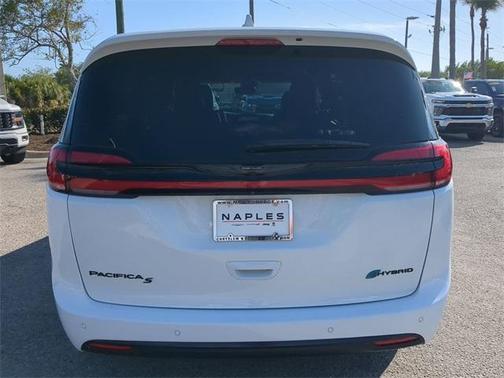 2022 Chrysler Pacifica Hybrid Limited