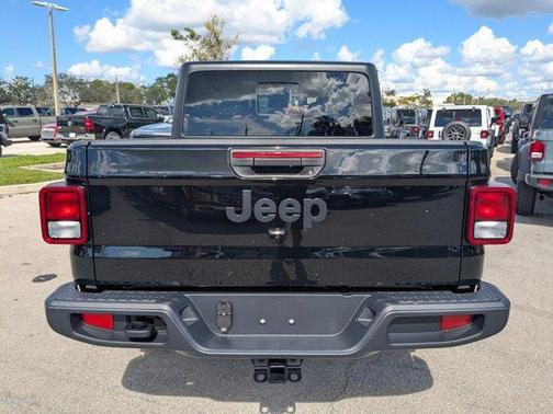 2025 Jeep Gladiator Sport