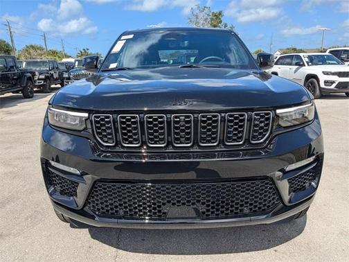 2025 Jeep Grand Cherokee Summit