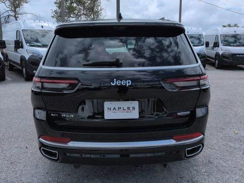Diamond Black 2022 Jeep Grand Cherokee L Summit