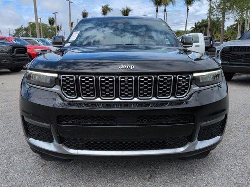 Diamond Black 2022 Jeep Grand Cherokee L Summit