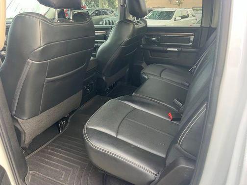 Bright White Clearcoat 2019 RAM 1500 Classic Laramie