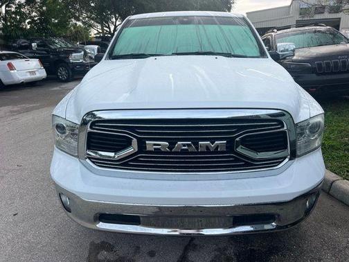 Bright White Clearcoat 2019 RAM 1500 Classic Laramie