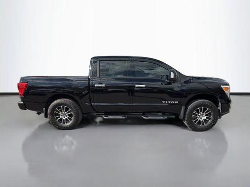 2021 Nissan Titan SV