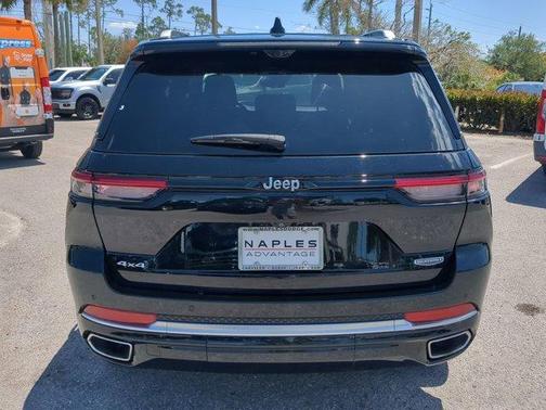 2023 Jeep Grand Cherokee Summit
