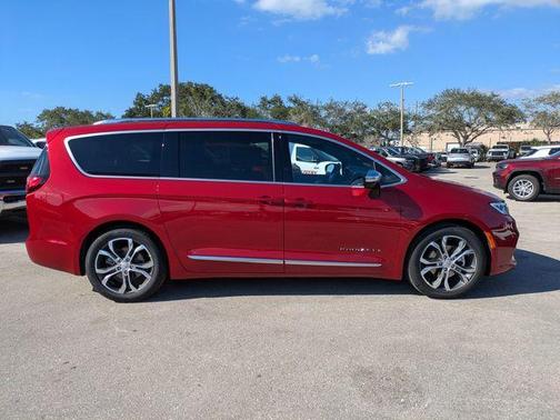 2026 Chrysler Pacifica Pinnacle