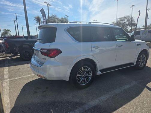 2023 INFINITI QX80 Luxe