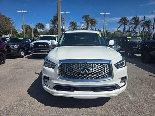 2023 INFINITI QX80 Luxe