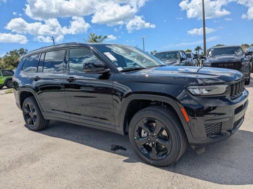 2025 Jeep Grand Cherokee L Laredo