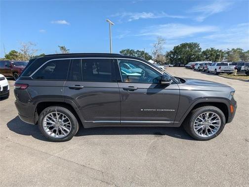 2025 Jeep Grand Cherokee Summit