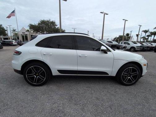 White 2021 Porsche Macan Base