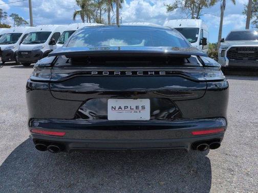 2022 Porsche Panamera 4