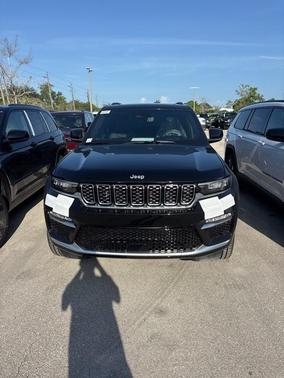 2025 Jeep Grand Cherokee Summit