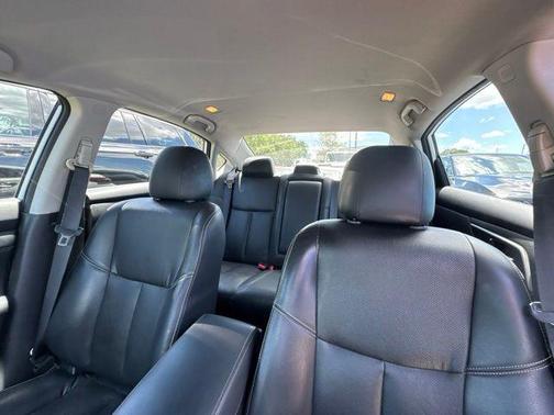 Glacier White 2018 Nissan Altima 2.5 SL