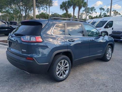 2022 Jeep Cherokee Latitude Lux